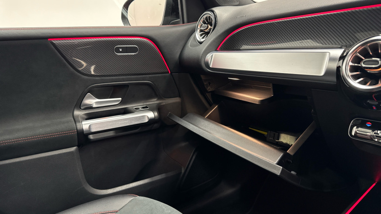 Mercedes-Benz GLB 200 AMG Line Premium + Night Ed 5dr 7G-Tronic Petrol Estate